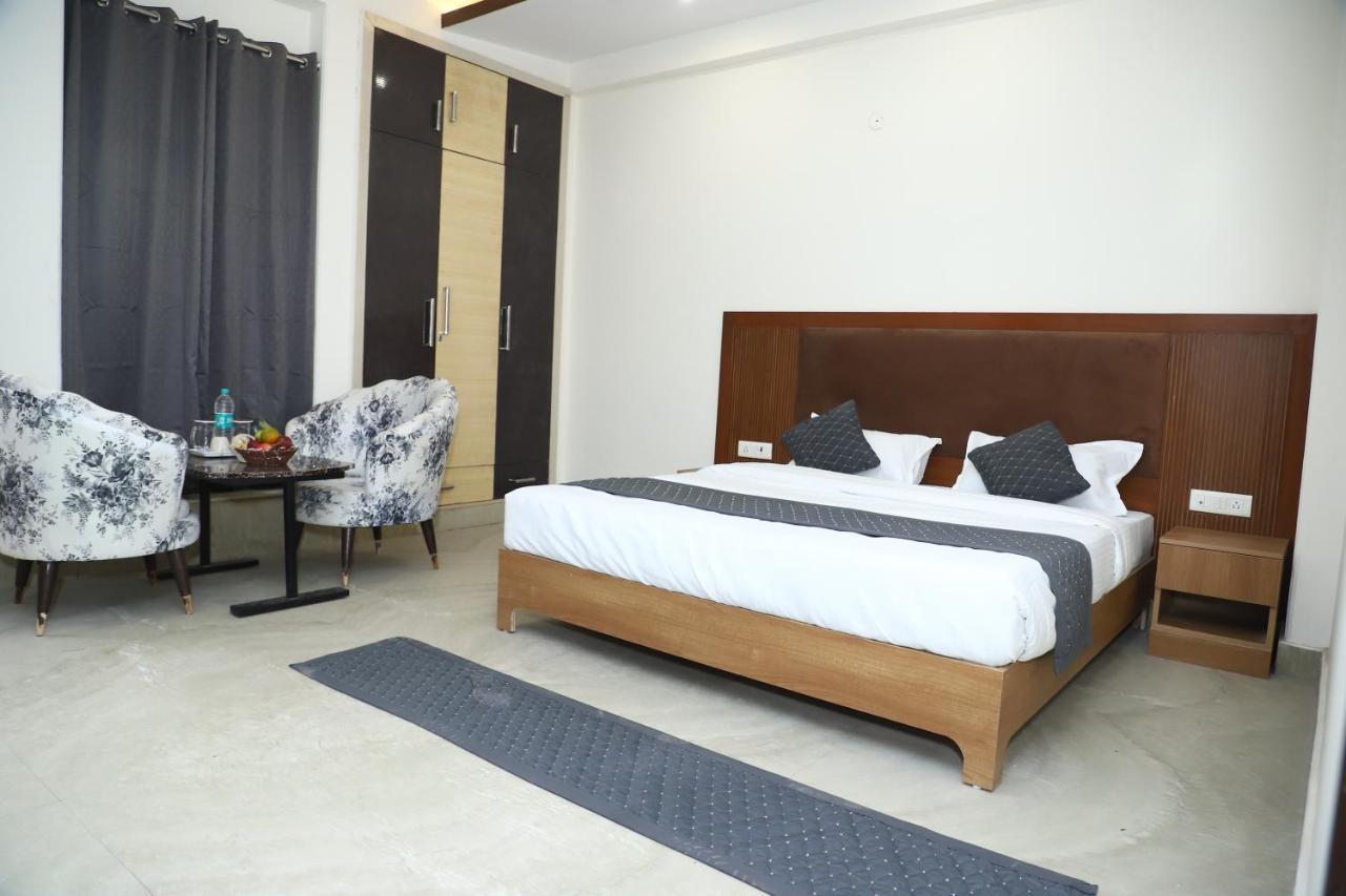 Lyf Corporate Suites - Noida Sector 19 Екстериор снимка