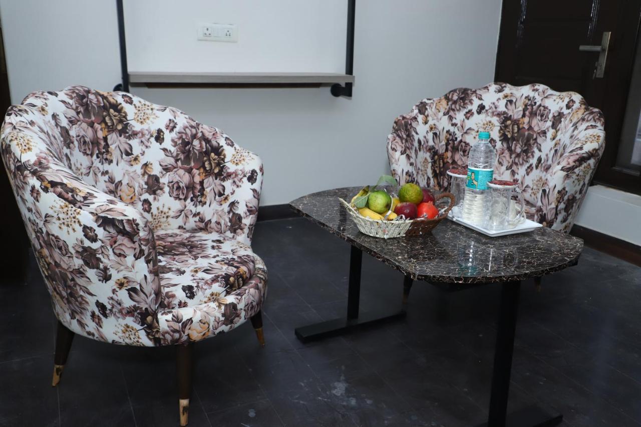 Lyf Corporate Suites - Noida Sector 19 Екстериор снимка