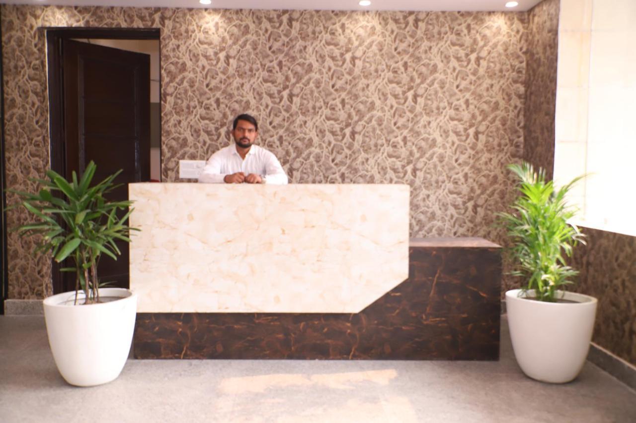 Lyf Corporate Suites - Noida Sector 19 Екстериор снимка