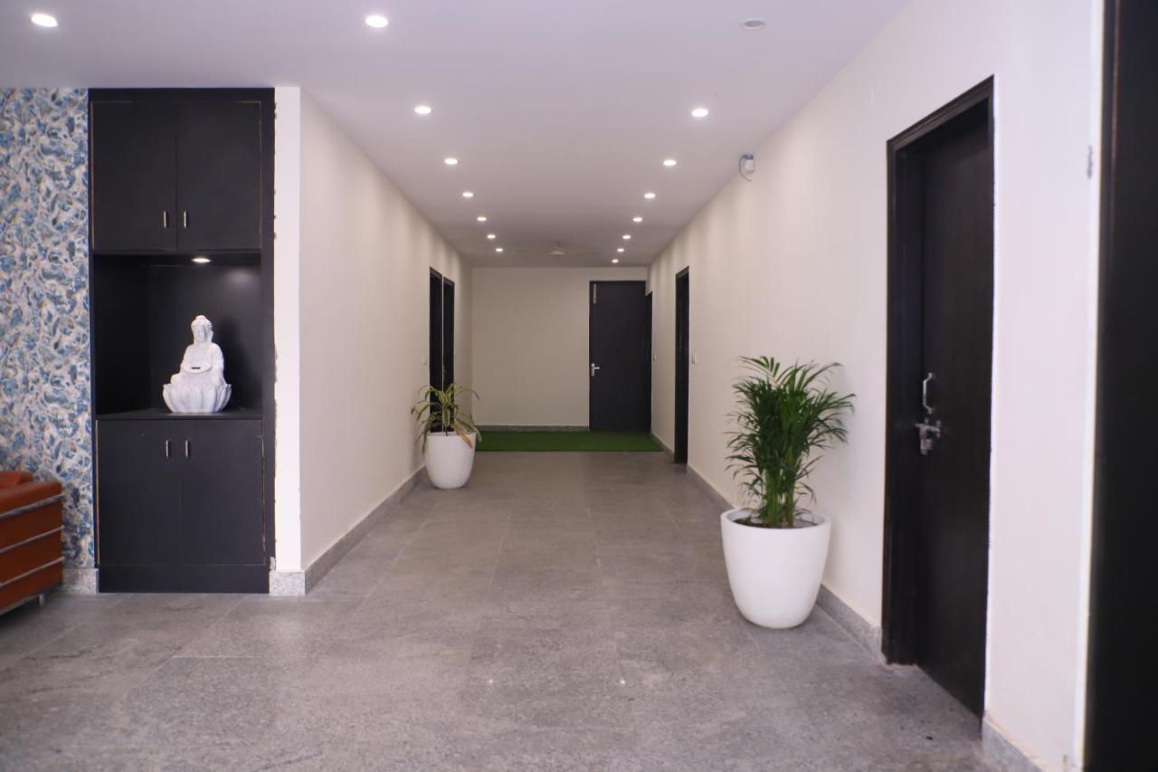 Lyf Corporate Suites - Noida Sector 19 Екстериор снимка