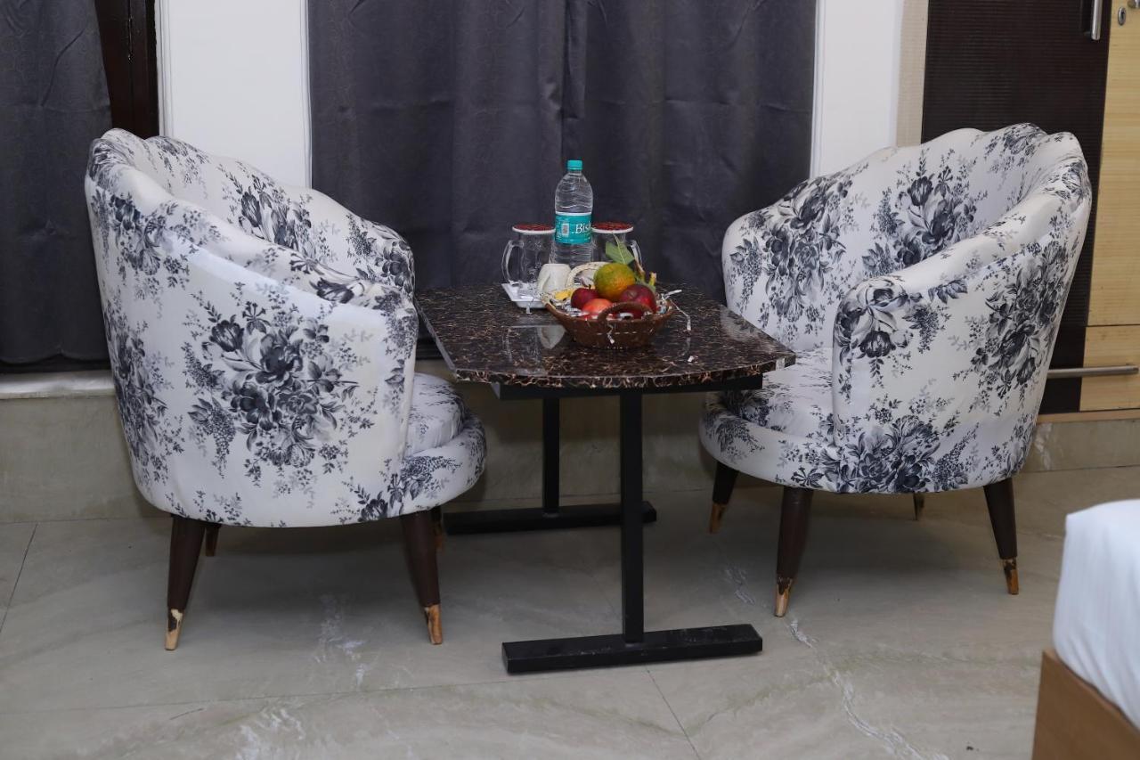 Lyf Corporate Suites - Noida Sector 19 Екстериор снимка