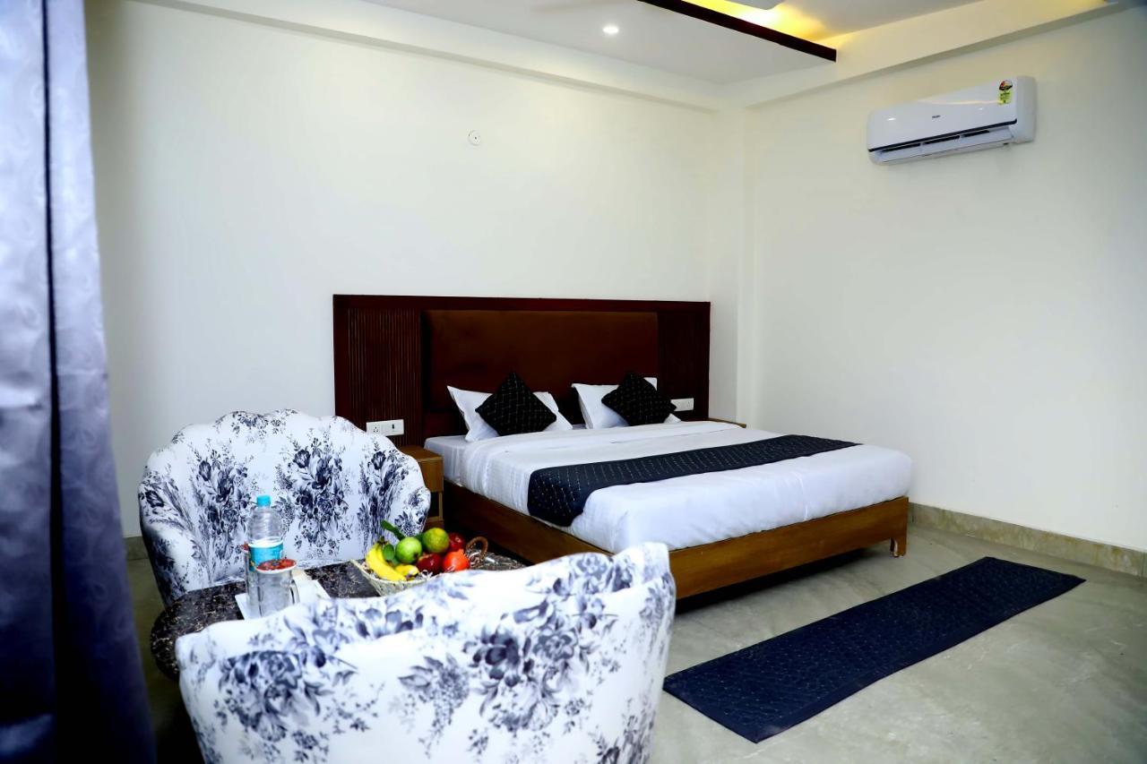 Lyf Corporate Suites - Noida Sector 19 Екстериор снимка